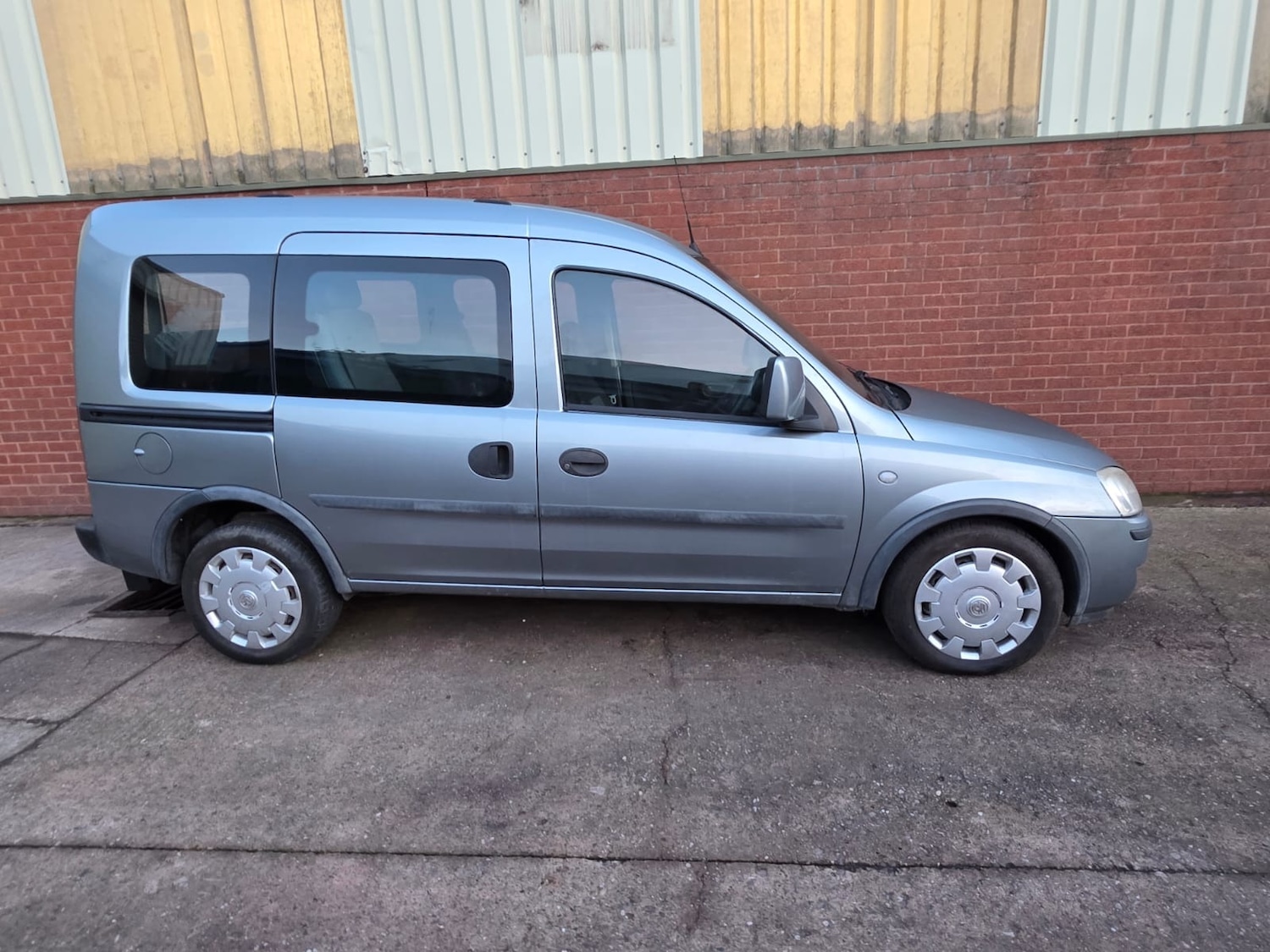 Used Vauxhall Combo 2010 for sale - 76571377: Photo 6