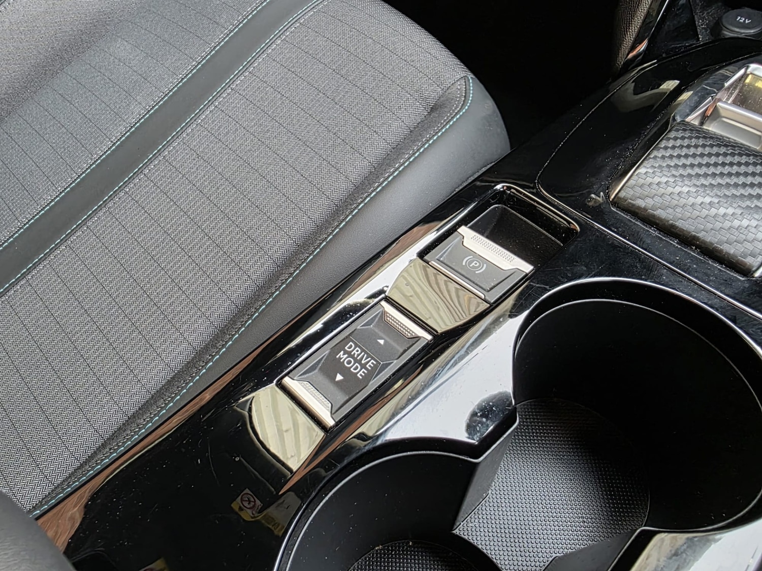 Used Peugeot 2008 2023 for sale - 76860446: Photo 15