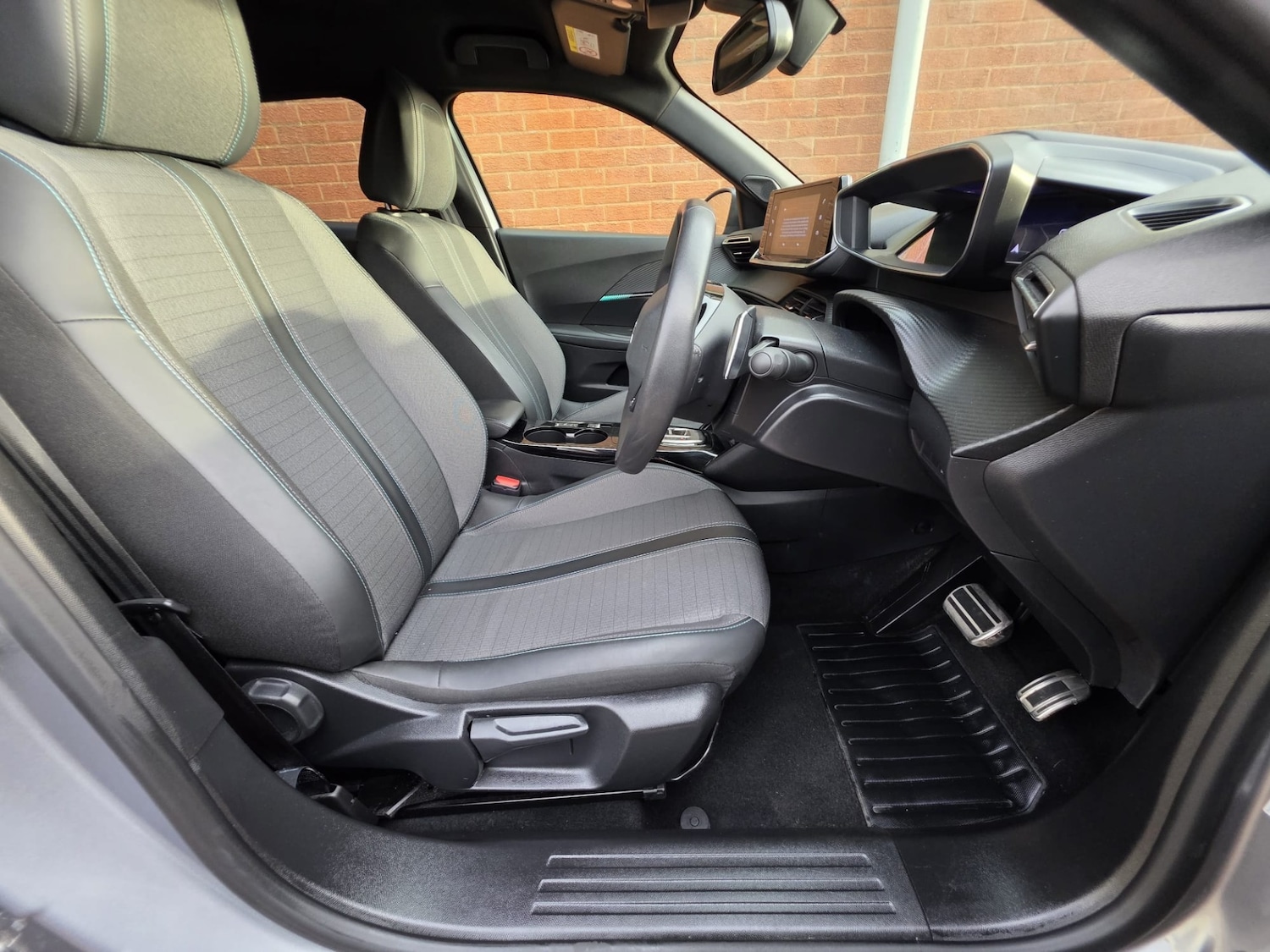 Used Peugeot 2008 2023 for sale - 76860446: Photo 9