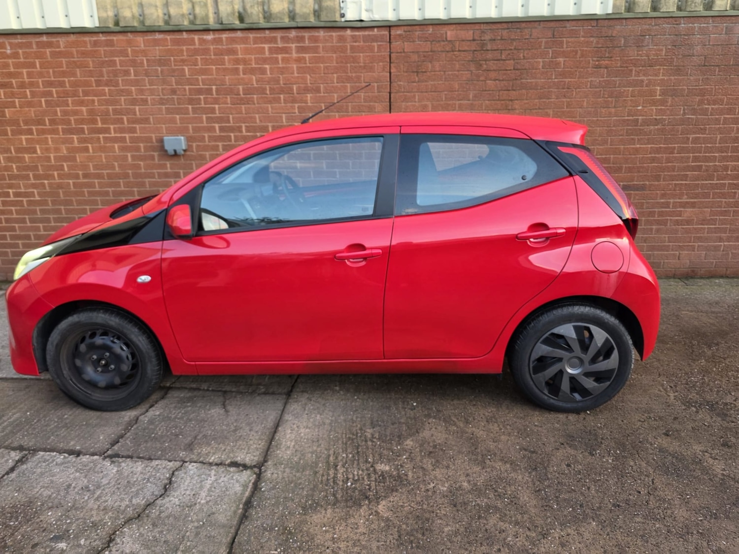 Used Toyota AYGO 2019 for sale - 76968951: Photo 3