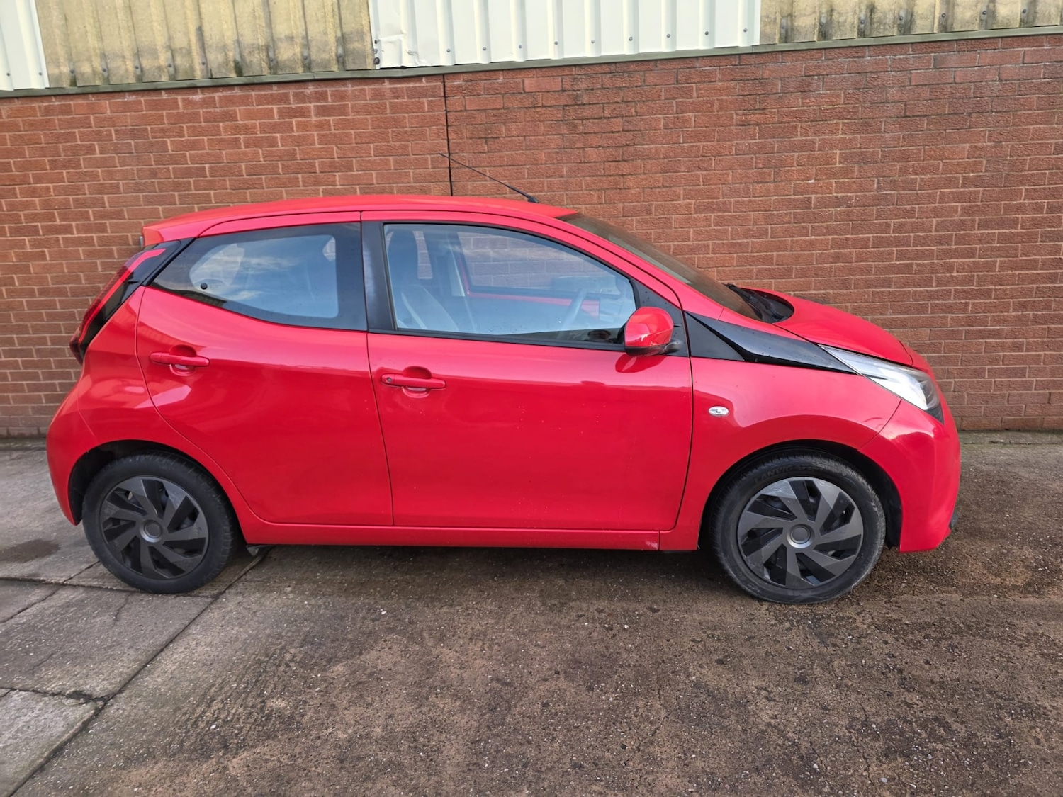 Used Toyota AYGO 2019 for sale - 76968951: Photo 6