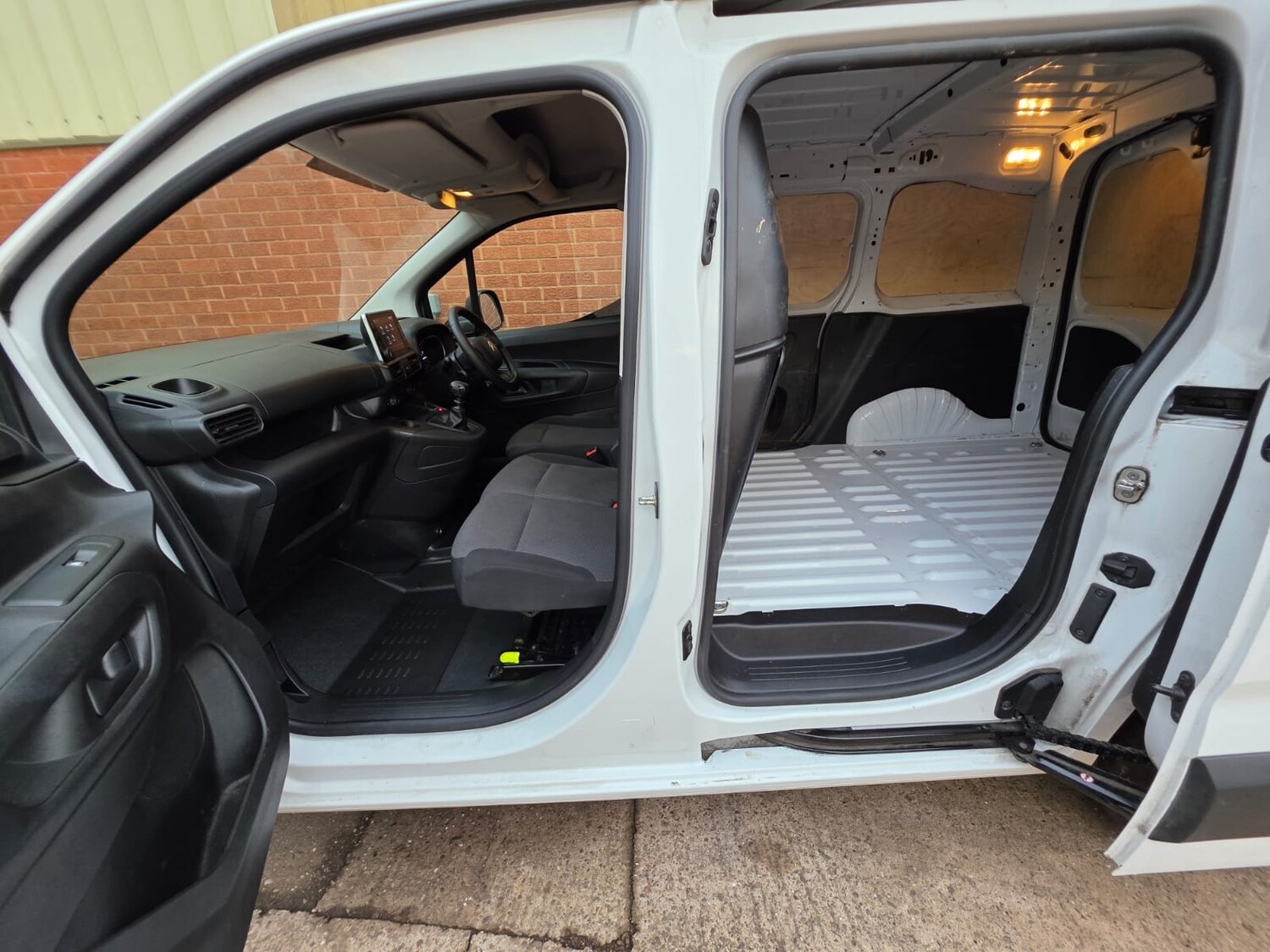 Used Citroen Berlingo 2023 for sale - 76397266: Photo 15