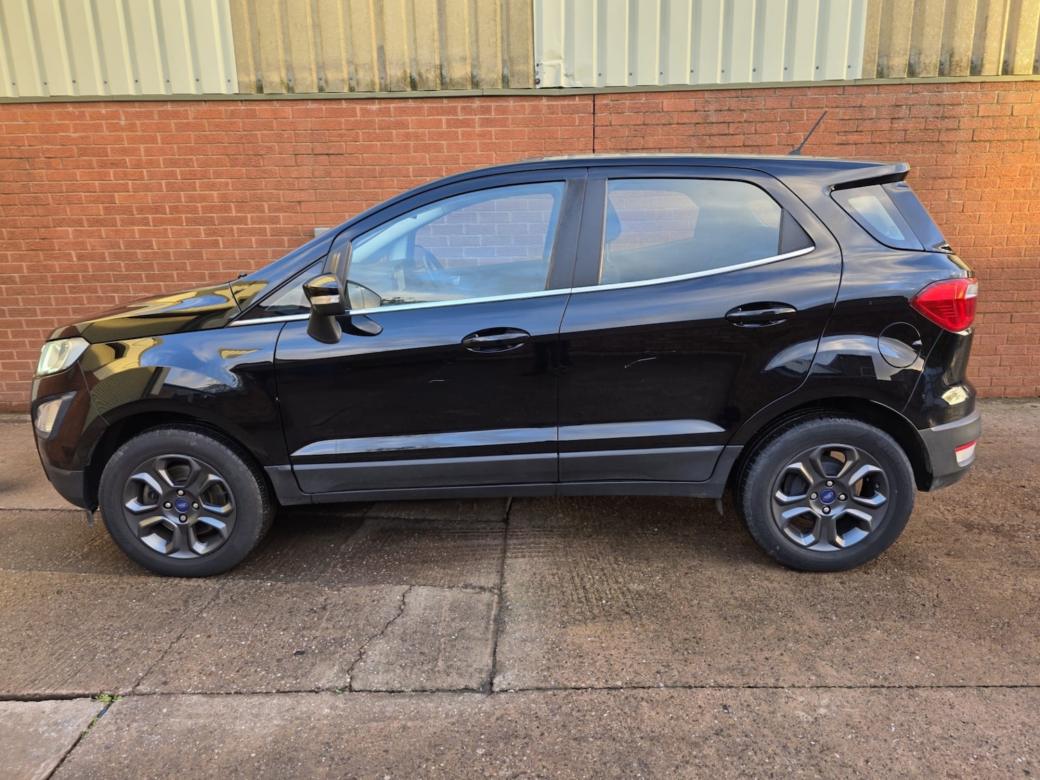 Used Ford Ecosport 2018 for sale - 76748987: Photo 3