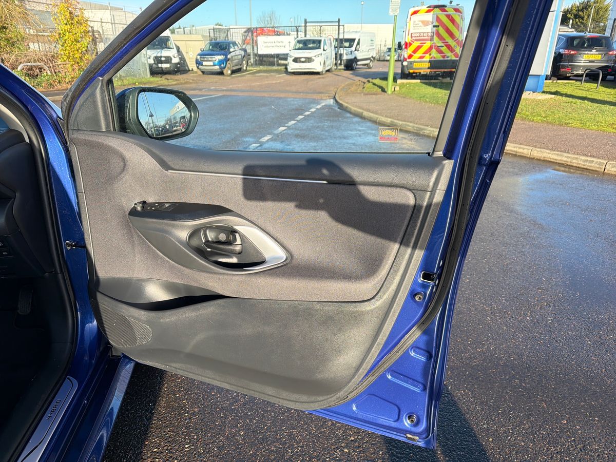 Used Toyota Yaris 2023 for sale - 77570014: Photo 35