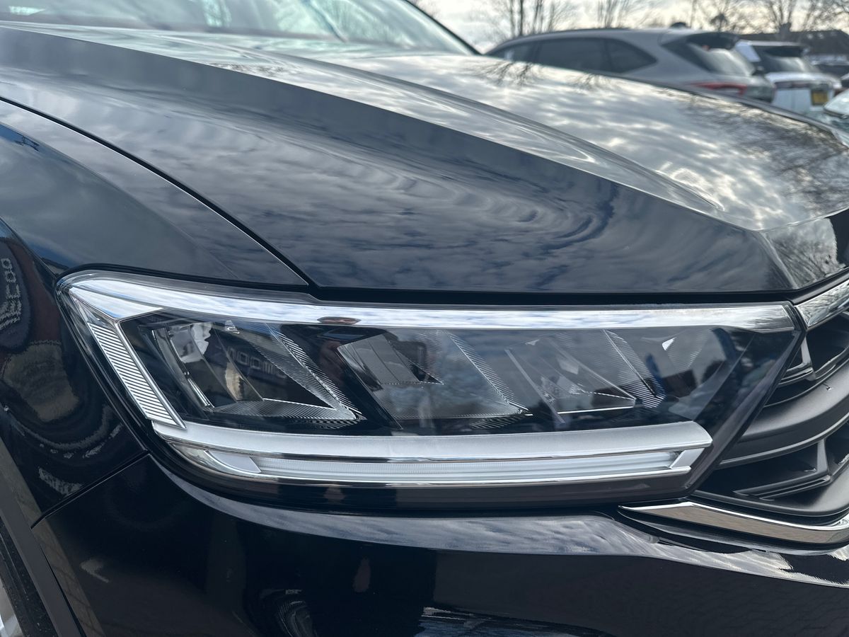 Used Volkswagen T-Roc 2023 for sale - 77903215: Photo 32