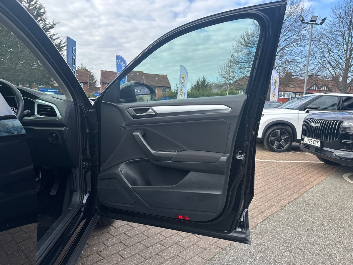 Used Volkswagen T-Roc 2023 for sale - 77903215: Photo 35