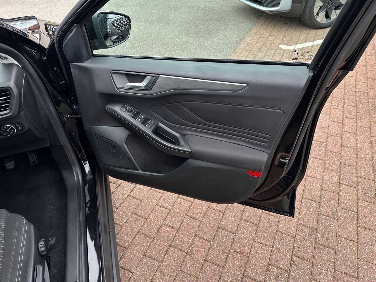 Used Ford Focus 2022 for sale - 76593712: Photo 35