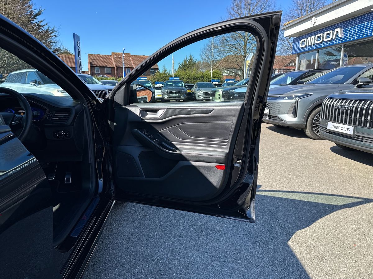 Used Ford Focus 2023 for sale - 77934277: Photo 35