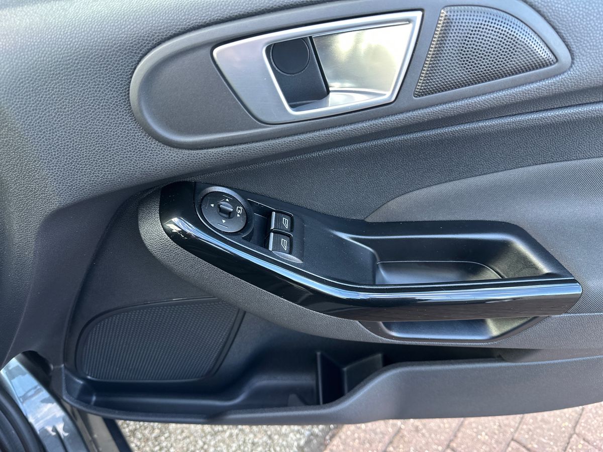 Used Ford Fiesta 2017 for sale - 77316073: Photo 25