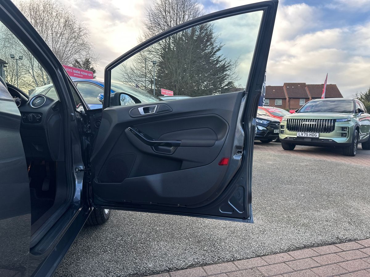 Used Ford Fiesta 2017 for sale - 77316073: Photo 35