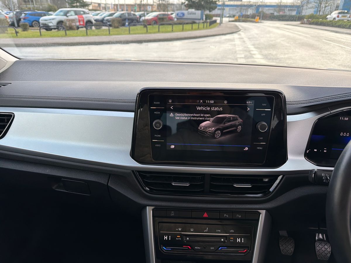 Used Volkswagen T-Roc 2023 for sale - 77380815: Photo 19