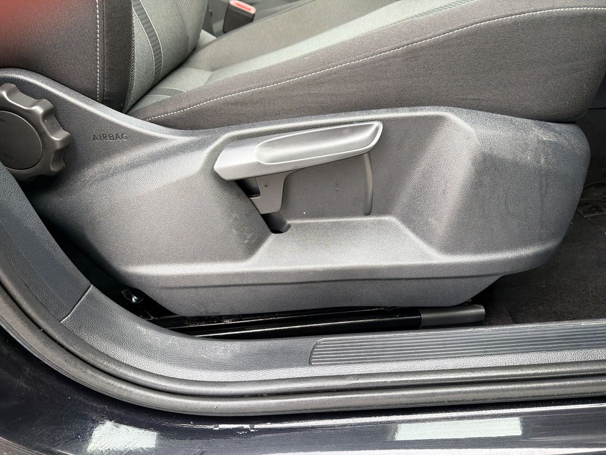 Used Volkswagen T-Roc 2023 for sale - 77380815: Photo 30