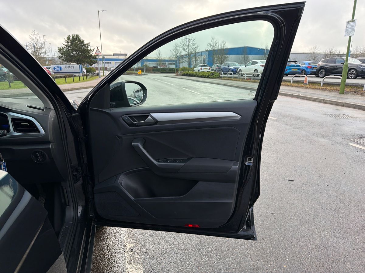 Used Volkswagen T-Roc 2023 for sale - 77380815: Photo 35