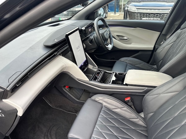 Used Ford Explorer 2024 for sale - 76289888: Photo 11