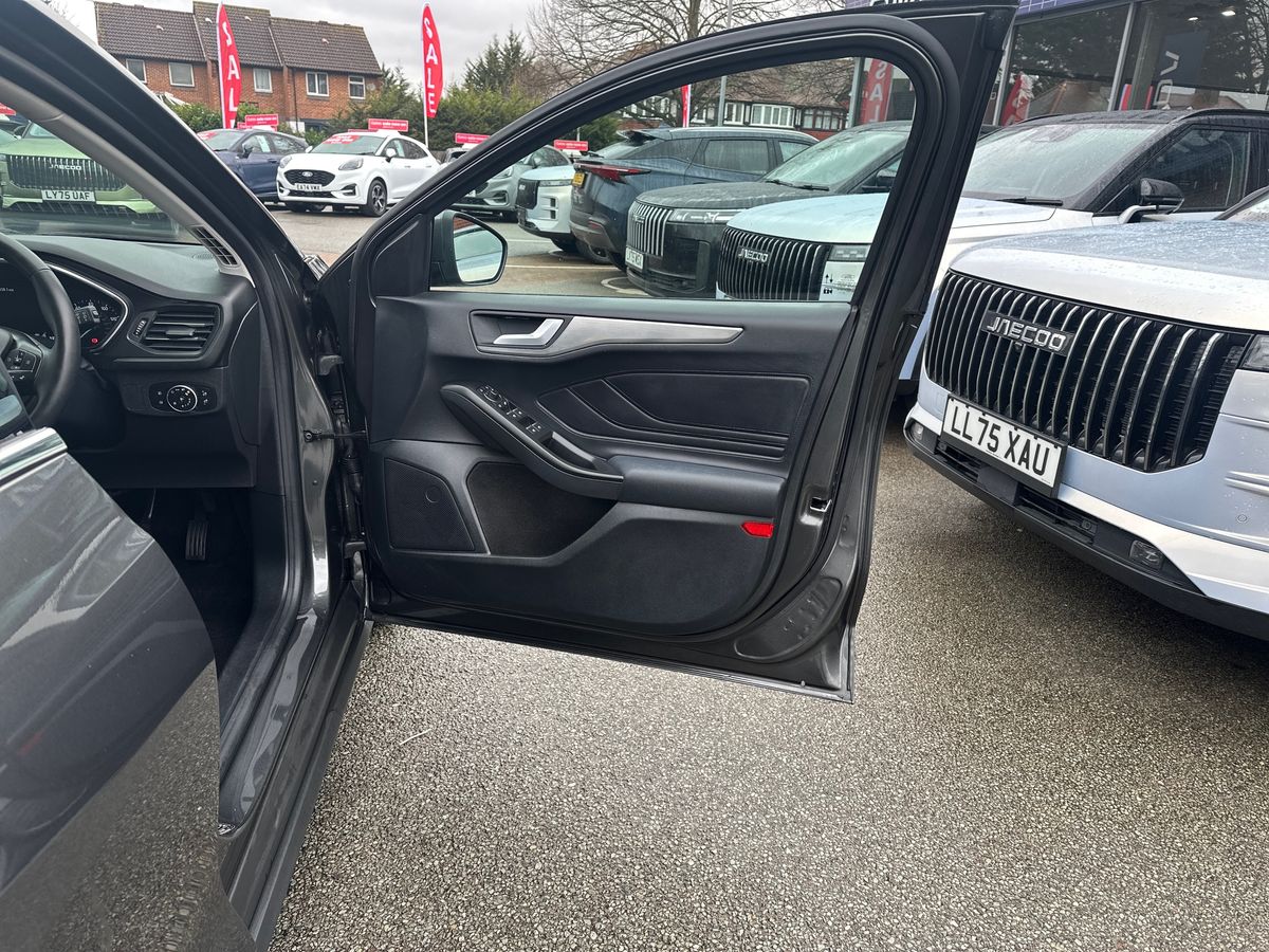 Used Ford Focus 2021 for sale - 77300367: Photo 35