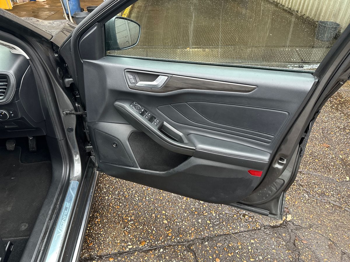 Used Ford Focus 2020 for sale - 76817658: Photo 35