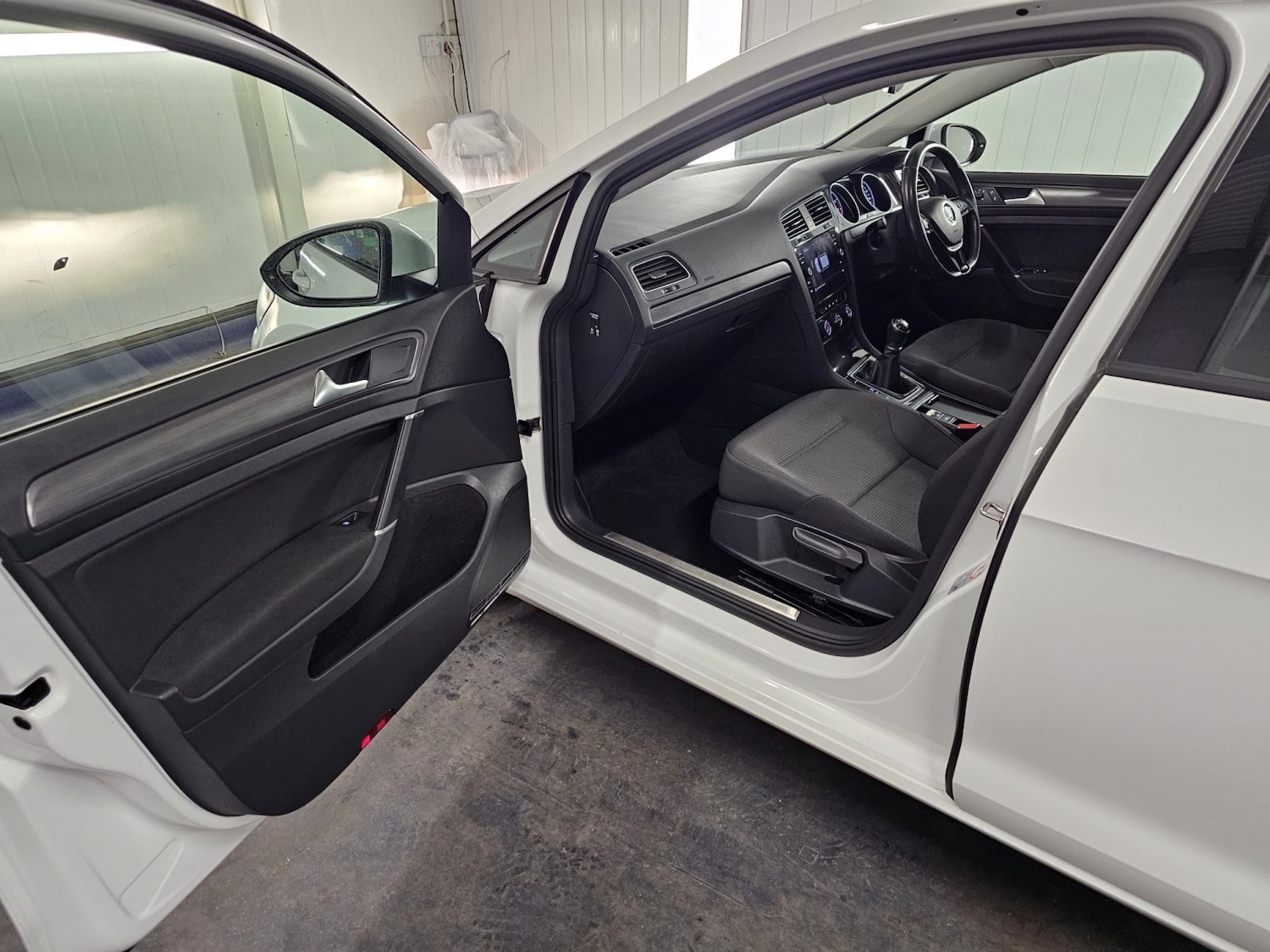 Used Volkswagen Golf 2018 for sale - 76945607: Photo 15