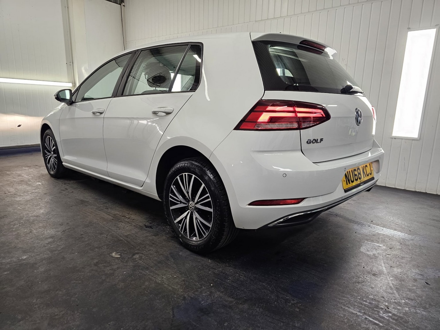 Used Volkswagen Golf 2018 for sale - 76945607: Photo 5
