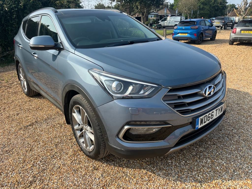 Used Hyundai Santa Fe 2017 for sale - 78198741: Photo 2
