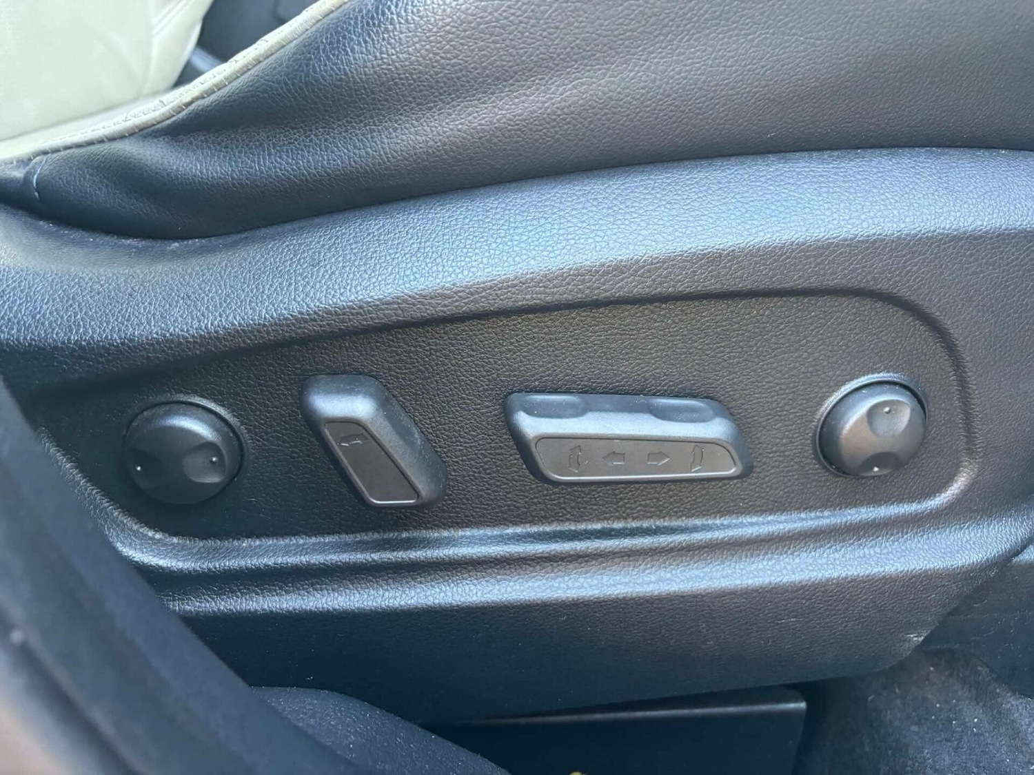 Used Kia Carens 2014 for sale - 77592042: Photo 17