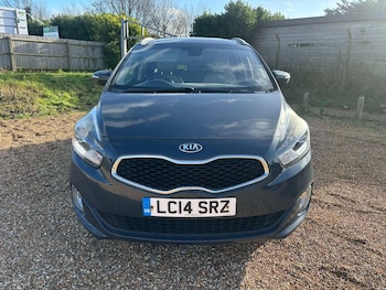 Used Kia Carens 2014 for sale - 77592042: Photo