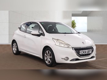 Used Peugeot 208 2014 for sale - 79533153: Photo