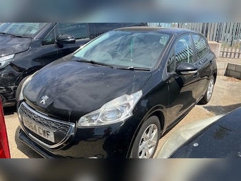 Used Peugeot 208 2014 for sale - 79464676: Photo