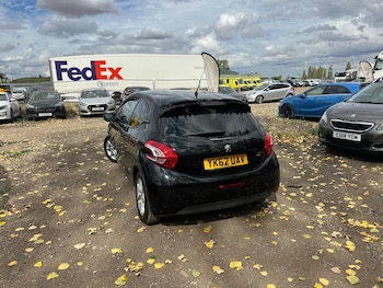 Used Peugeot 208 2012 for sale - 79426372: Photo
