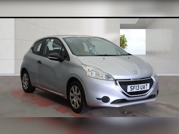 Used Peugeot 208 2013 for sale - 79411924: Photo