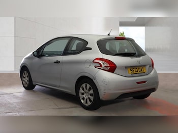 Used Peugeot 208 2013 for sale - 79411924: Photo