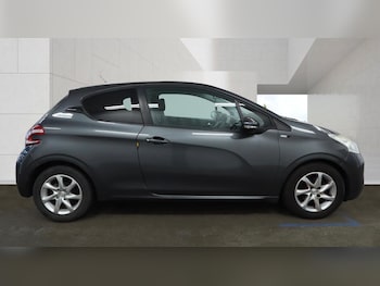 Used Peugeot 208 2014 for sale - 79248635: Photo