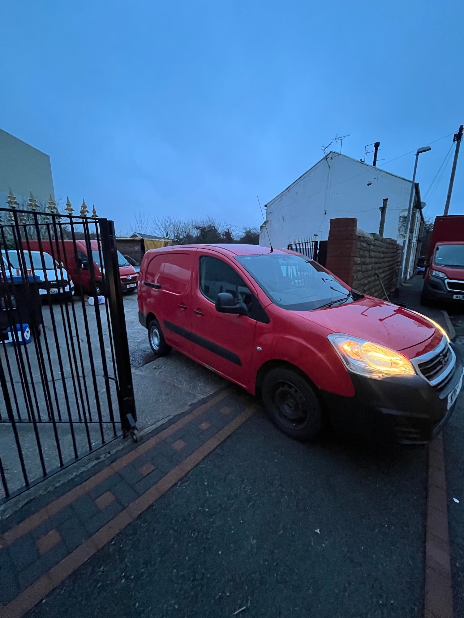 Used Peugeot Partner 2018 for sale - 77055155: Photo 10