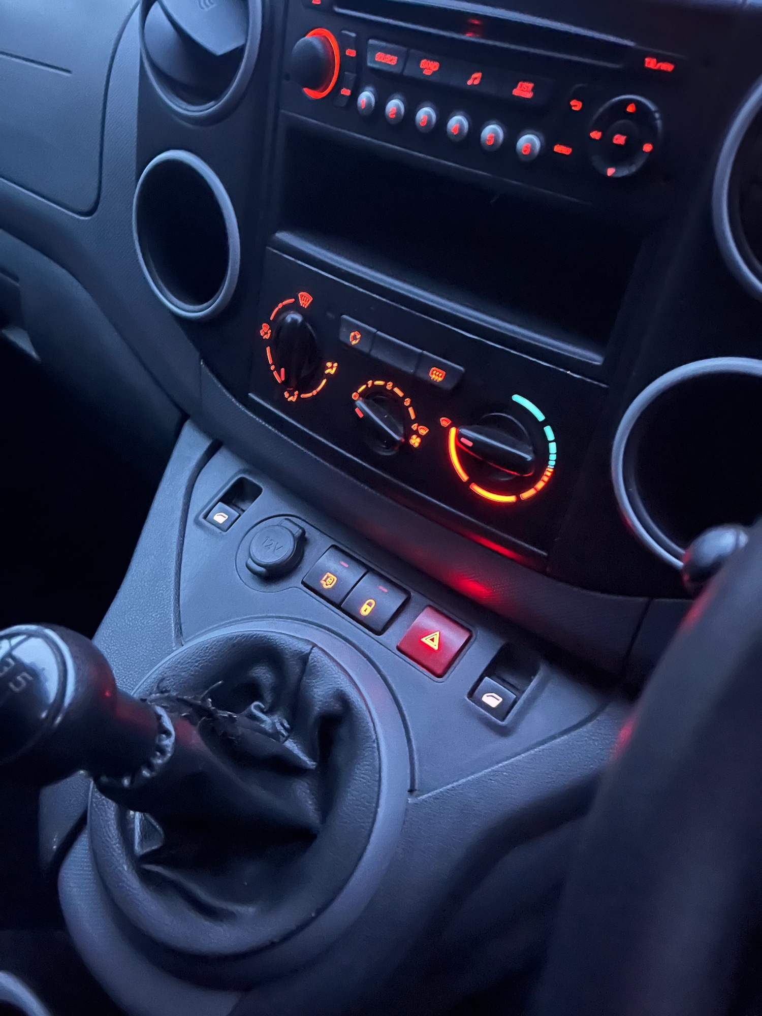 Used Peugeot Partner 2018 for sale - 77055155: Photo 15