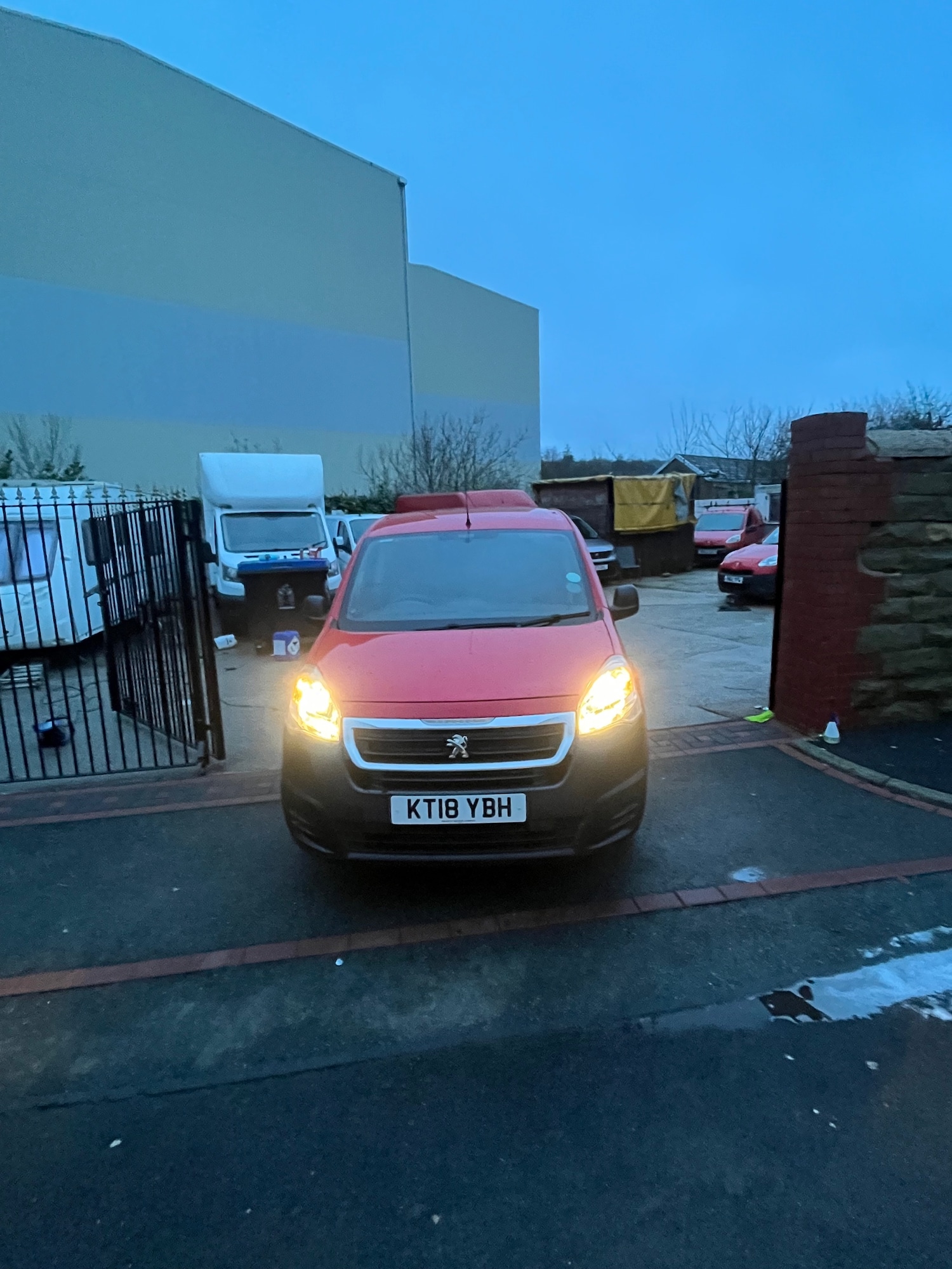 Used Peugeot Partner 2018 for sale - 77055155: Photo 2