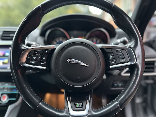 Used Jaguar XE 2018 for sale - 76280002: Photo 26