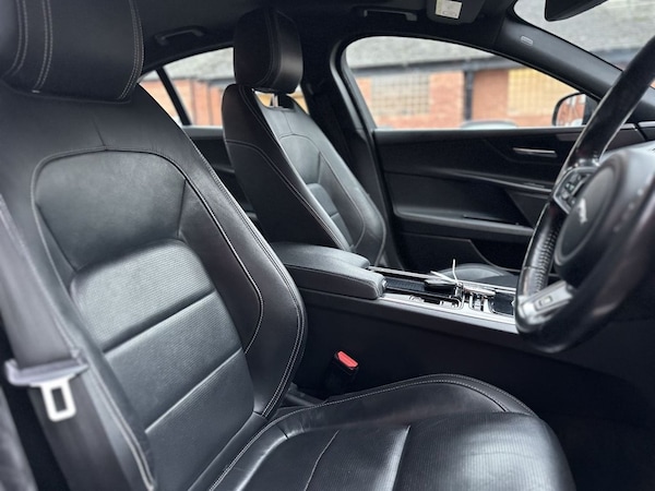 Used Jaguar XE 2018 for sale - 76280002: Photo 28