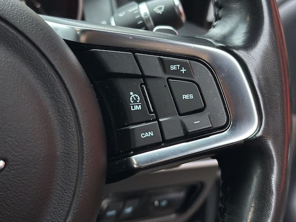 Used Jaguar XE 2018 for sale - 76280002: Photo 30