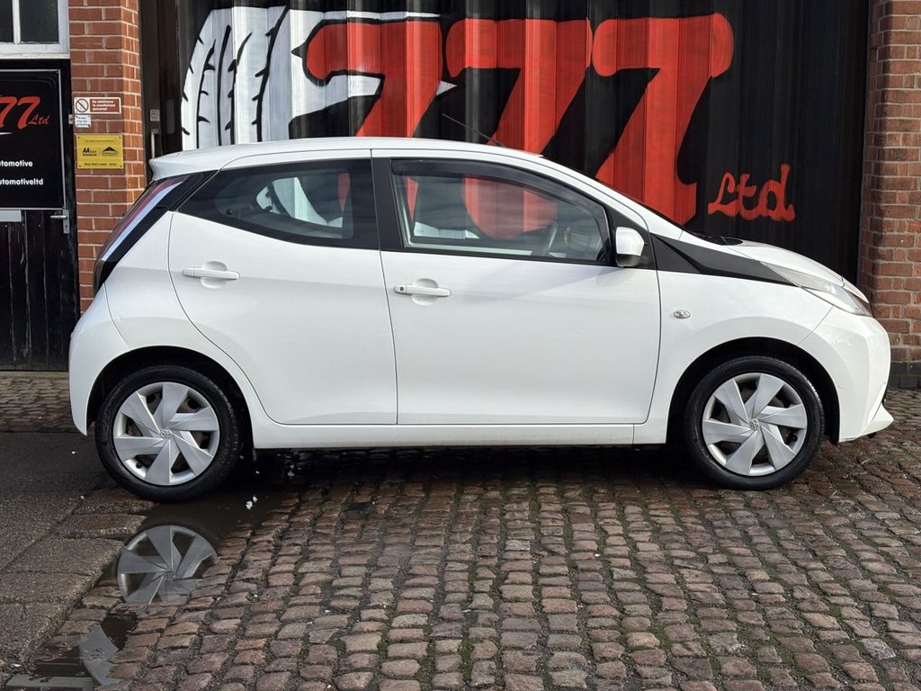 Used Toyota AYGO 2014 for sale - 77356166: Photo 2
