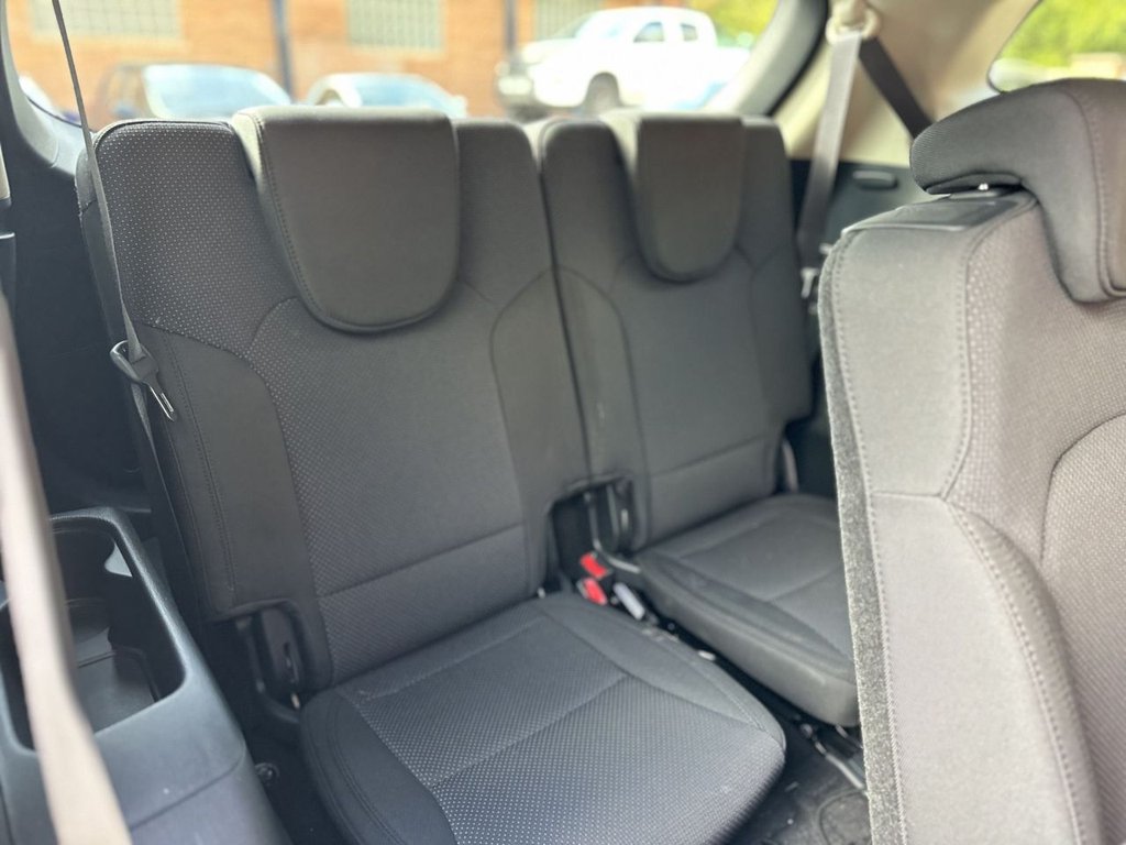 Used Kia Carens 2014 for sale - 76029188: Photo 22