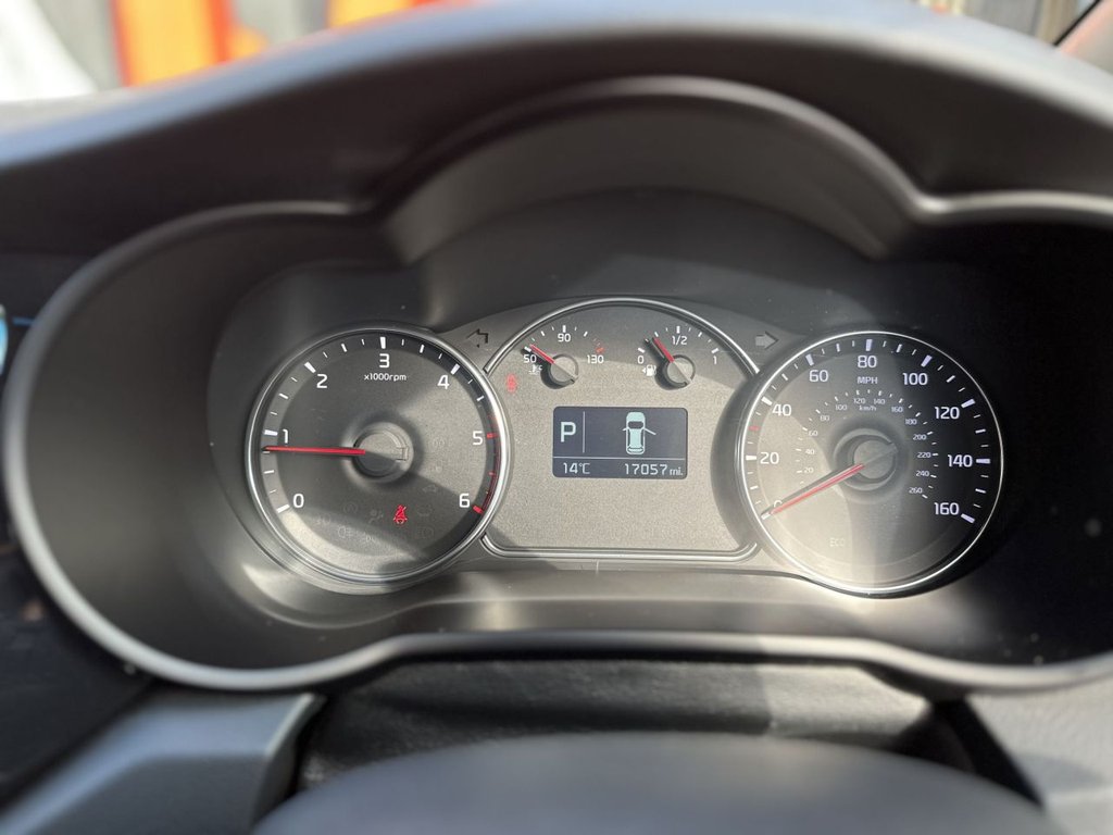 Used Kia Carens 2014 for sale - 76029188: Photo 24