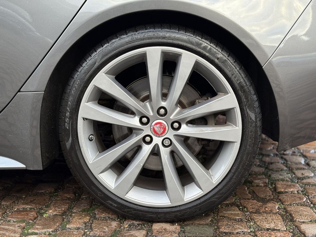 Used Jaguar XE 2018 for sale - 76909918: Photo 24