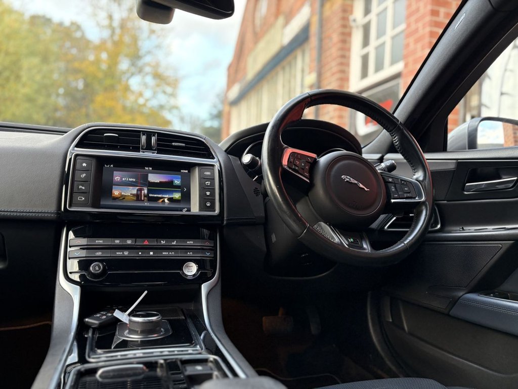 Used Jaguar XE 2018 for sale - 76909918: Photo 27