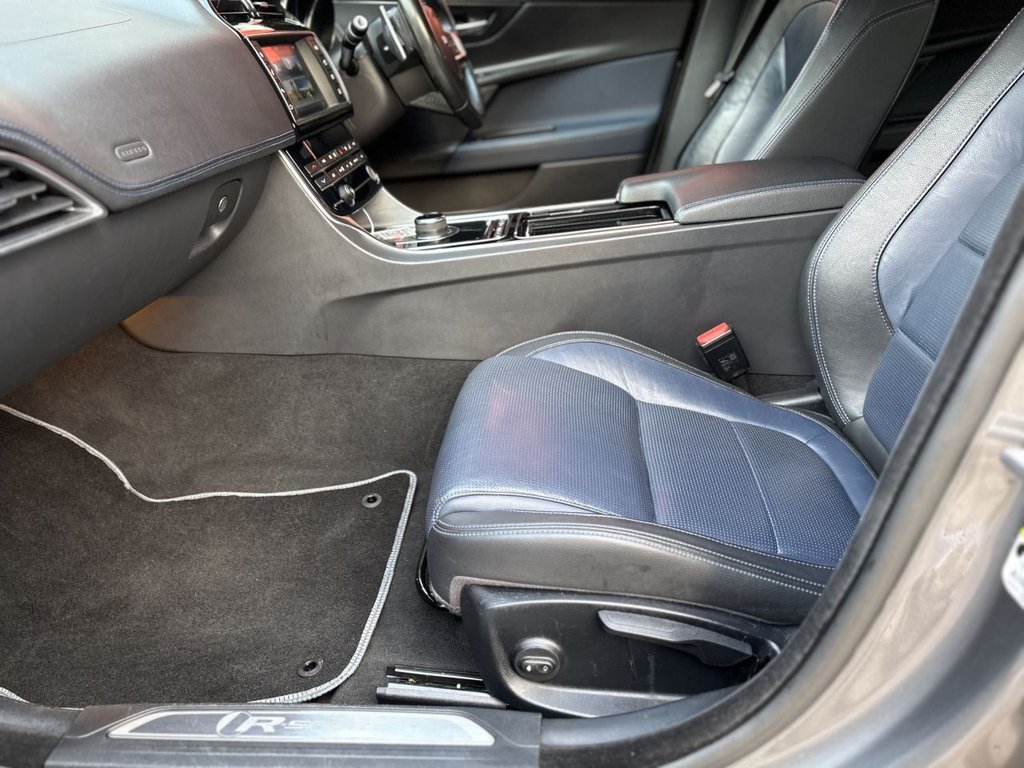 Used Jaguar XE 2018 for sale - 76909918: Photo 29