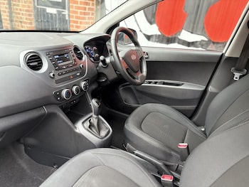 Used Hyundai i10 2019 for sale - 77806680: Photo