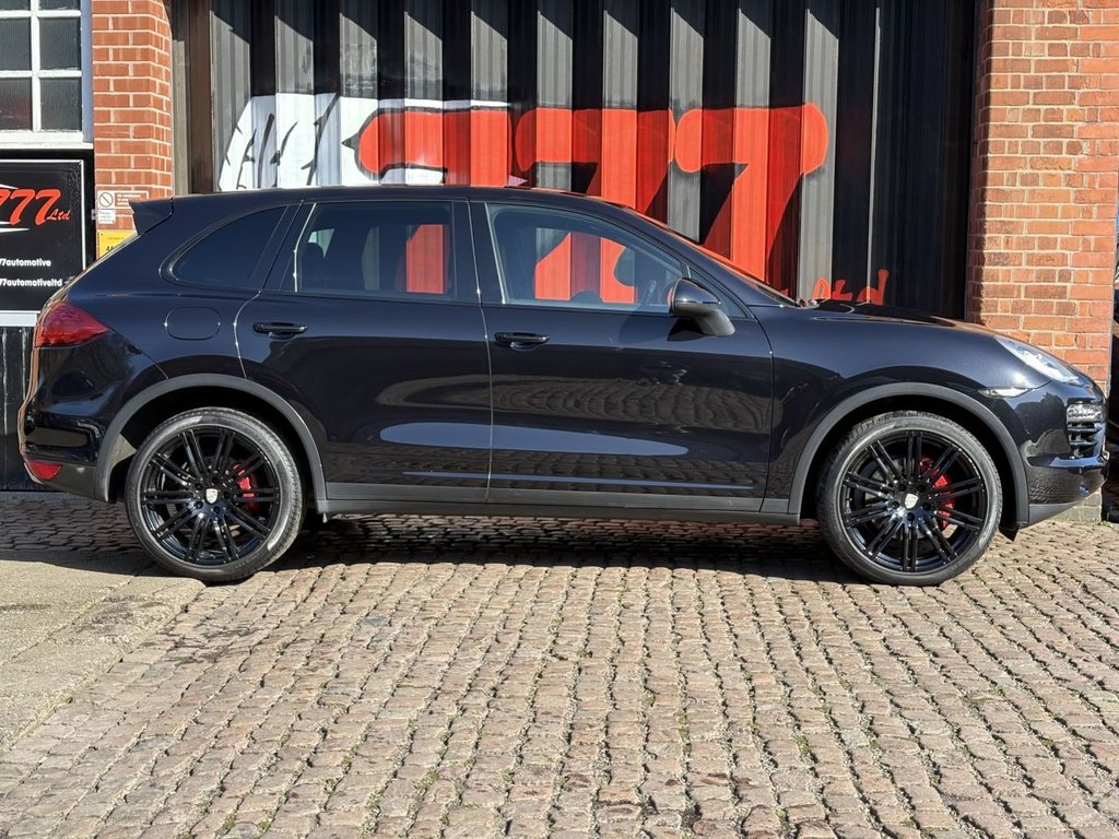 Used Porsche Cayenne 2011 for sale - 77748605: Photo 2