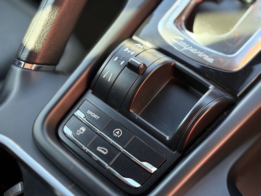 Used Porsche Cayenne 2011 for sale - 77748605: Photo 32