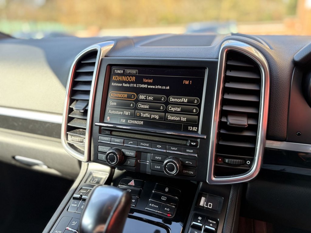 Used Porsche Cayenne 2011 for sale - 77748605: Photo 34