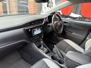 Used Toyota Auris 2017 for sale - 76386393: Photo