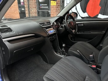Used Suzuki Swift 2015 for sale - 76261314: Photo 4