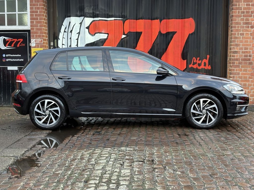 Used Volkswagen Golf 2019 for sale - 77172187: Photo 2
